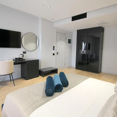 Rozafa Palace 호텔