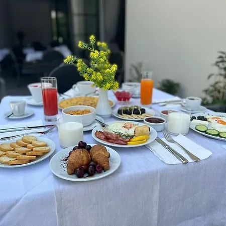 Rozafa Palace Hotel 4*