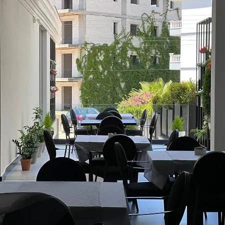 Rozafa Palace