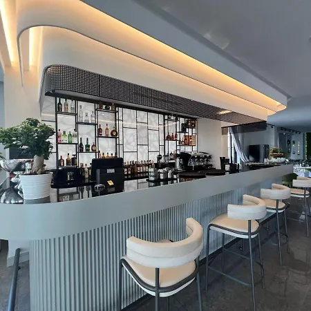 Rozafa Palace Hotell Sarandë