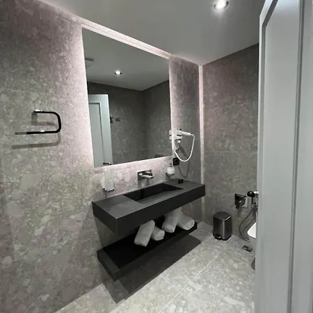 Hotell Rozafa Palace 4*