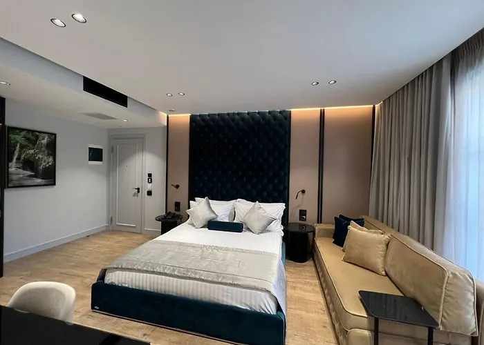 Rozafa Palace فندق