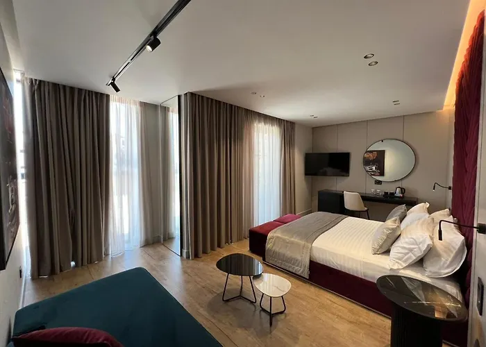 Rozafa Palace فندق