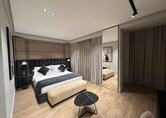 ホテル Rozafa Palace Sarandë
